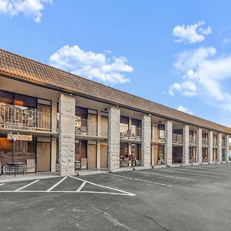 Stonegate Lodge King Bed, Wifi, 50In Tv, Fire Pit, Salt Water Pool Room # 310 Eureka Springs Ngoại thất bức ảnh