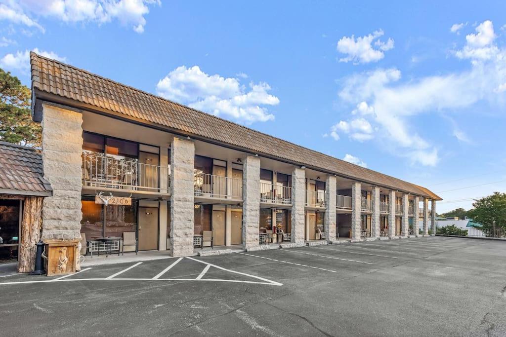 Stonegate Lodge King Bed, Wifi, 50In Tv, Fire Pit, Salt Water Pool Room # 310 Eureka Springs Ngoại thất bức ảnh