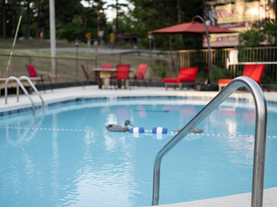 Stonegate Lodge King Bed, Wifi, 50In Tv, Fire Pit, Salt Water Pool Room # 310 Eureka Springs Ngoại thất bức ảnh