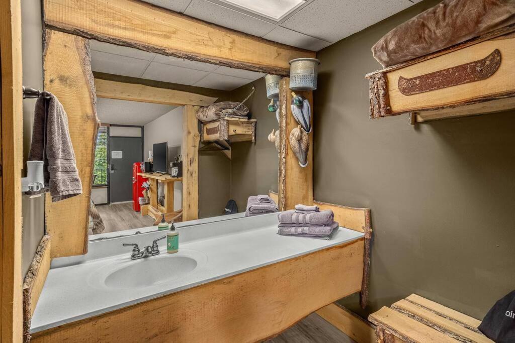 Stonegate Lodge King Bed, Wifi, 50In Tv, Fire Pit, Salt Water Pool Room # 310 Eureka Springs Ngoại thất bức ảnh