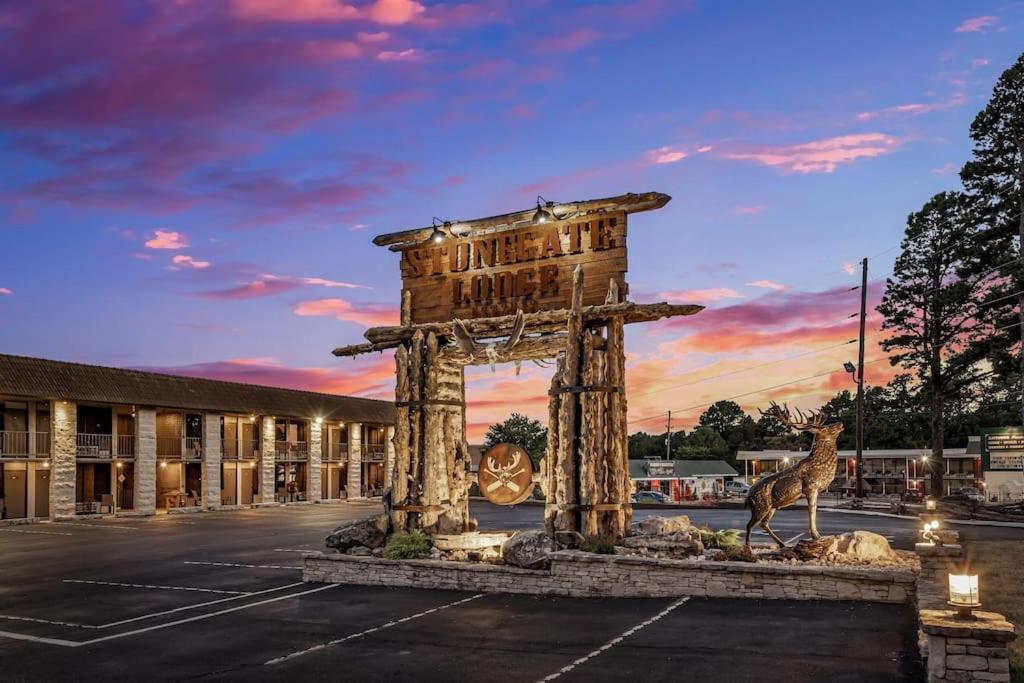 Stonegate Lodge King Bed, Wifi, 50In Tv, Fire Pit, Salt Water Pool Room # 310 Eureka Springs Ngoại thất bức ảnh